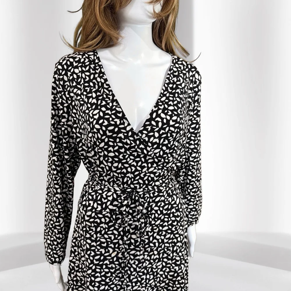 Printer Midi Wrap Dress Size L Black and White